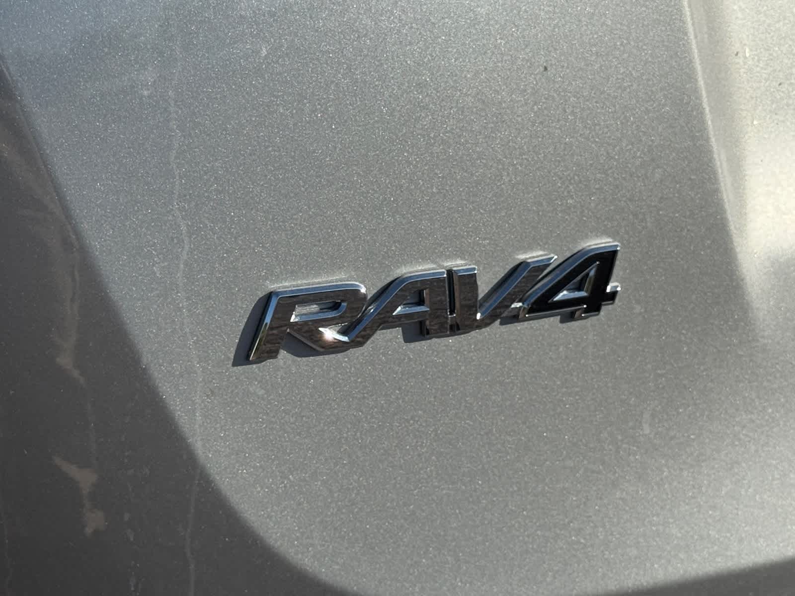 Thumbnail: 2018 Toyota RAV4 - 11