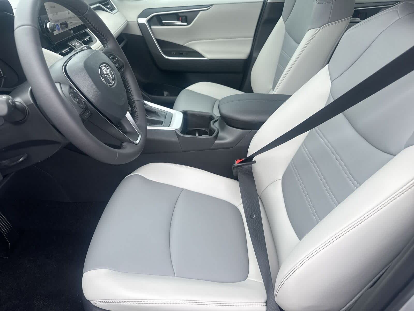 Thumbnail: 2025 Toyota RAV4 - 17