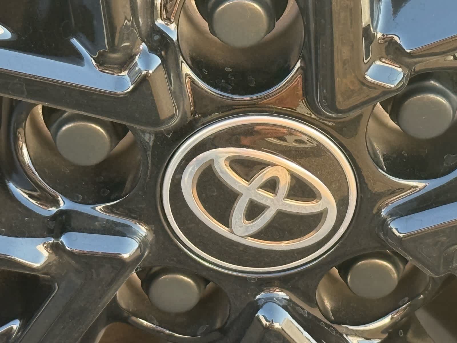 Thumbnail: 2025 Toyota Camry - 9
