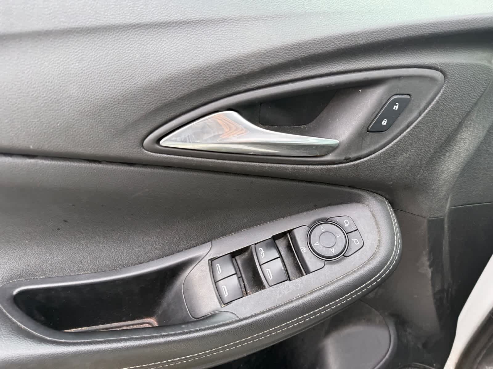 Thumbnail: 2021 Buick Encore GX - 21