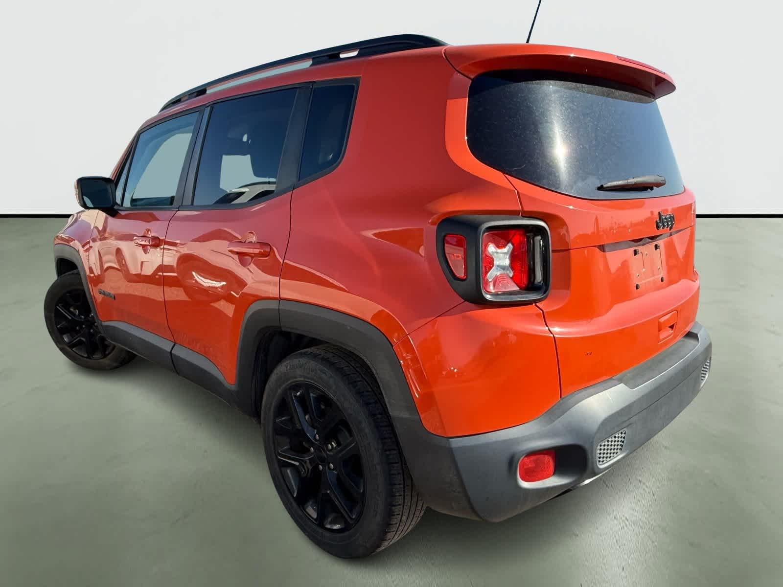 Thumbnail: 2018 Jeep Renegade - 3