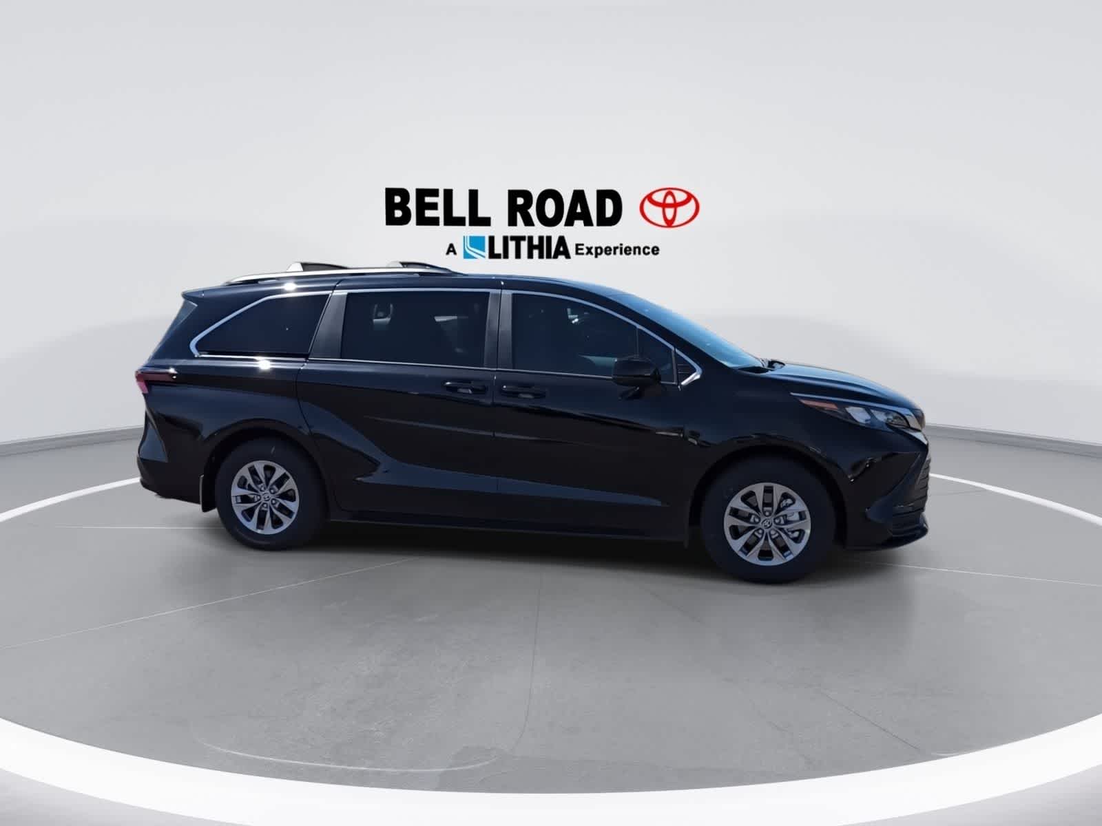 Thumbnail: 2026 Toyota Sienna - 9