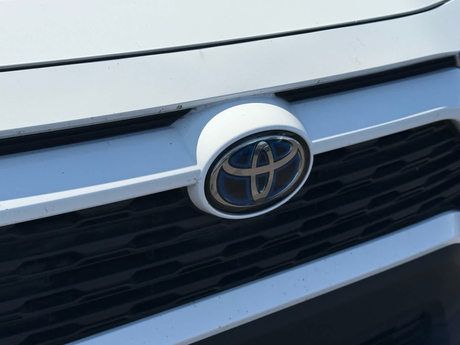 Thumbnail: 2022 Toyota RAV4 - 20