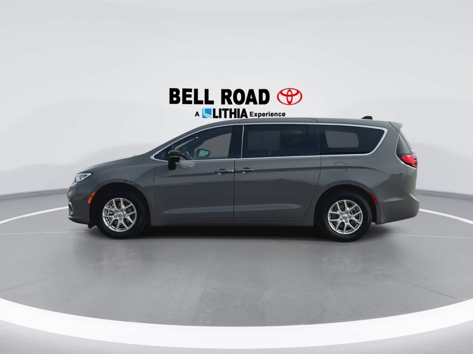 Thumbnail: 2025 Chrysler Pacifica - 6