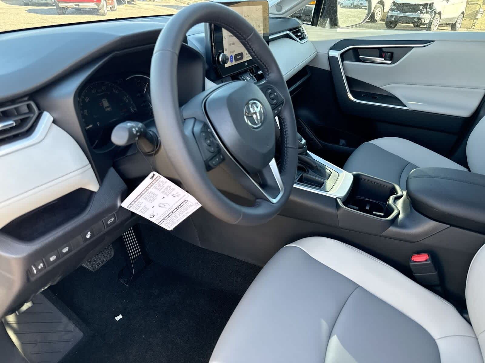 Thumbnail: 2025 Toyota RAV4 - 16