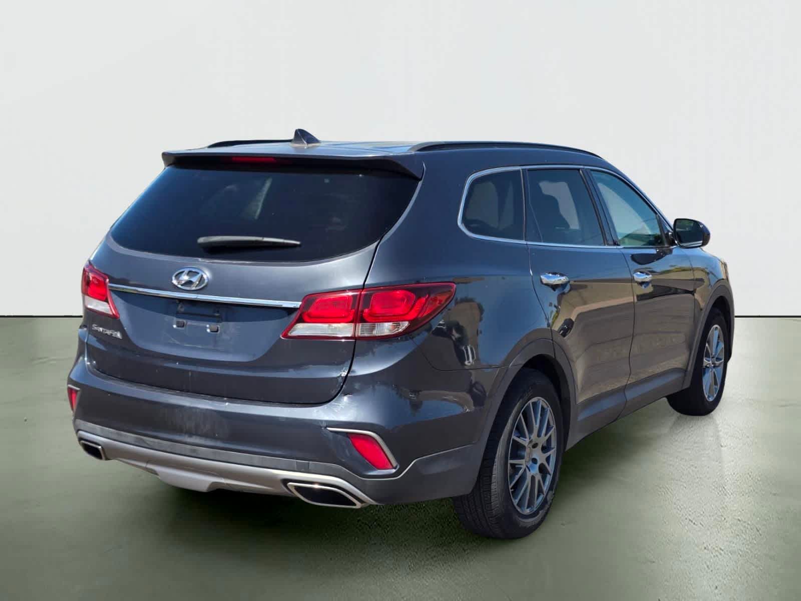 Thumbnail: 2017 Hyundai Santa Fe - 6