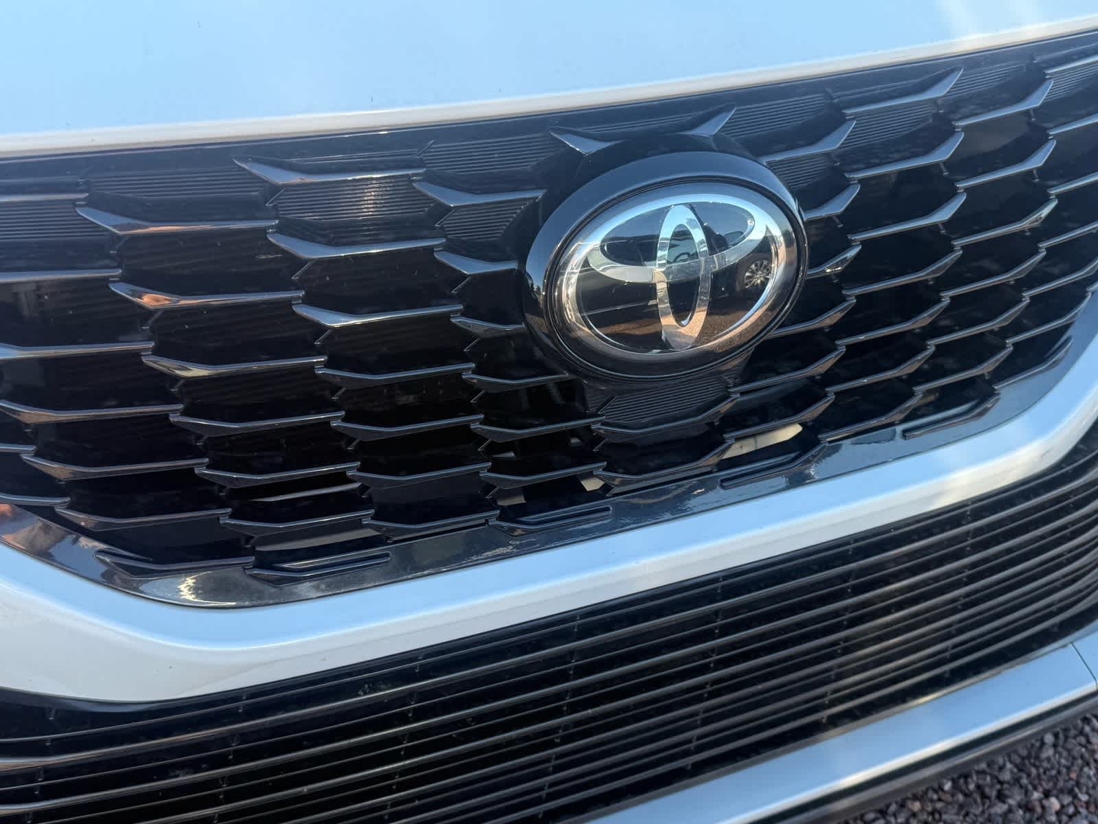 Thumbnail: 2021 Toyota Highlander - 22