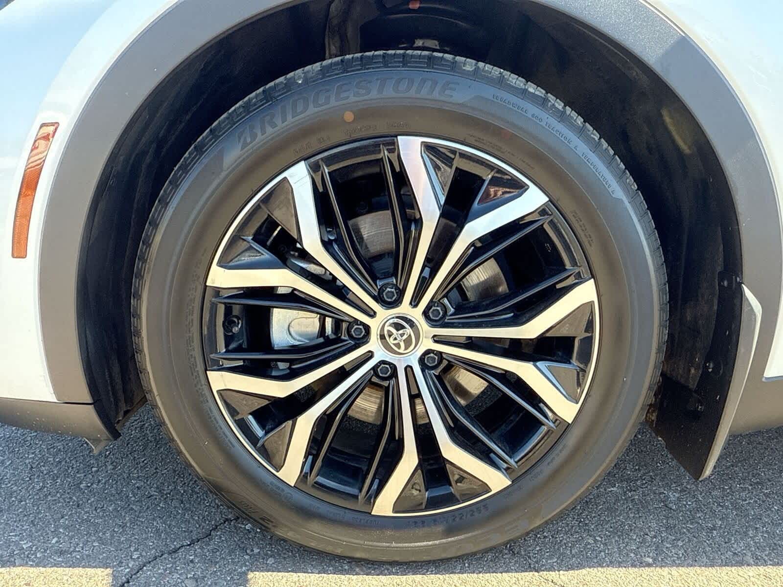 Thumbnail: 2023 Toyota Crown - 10