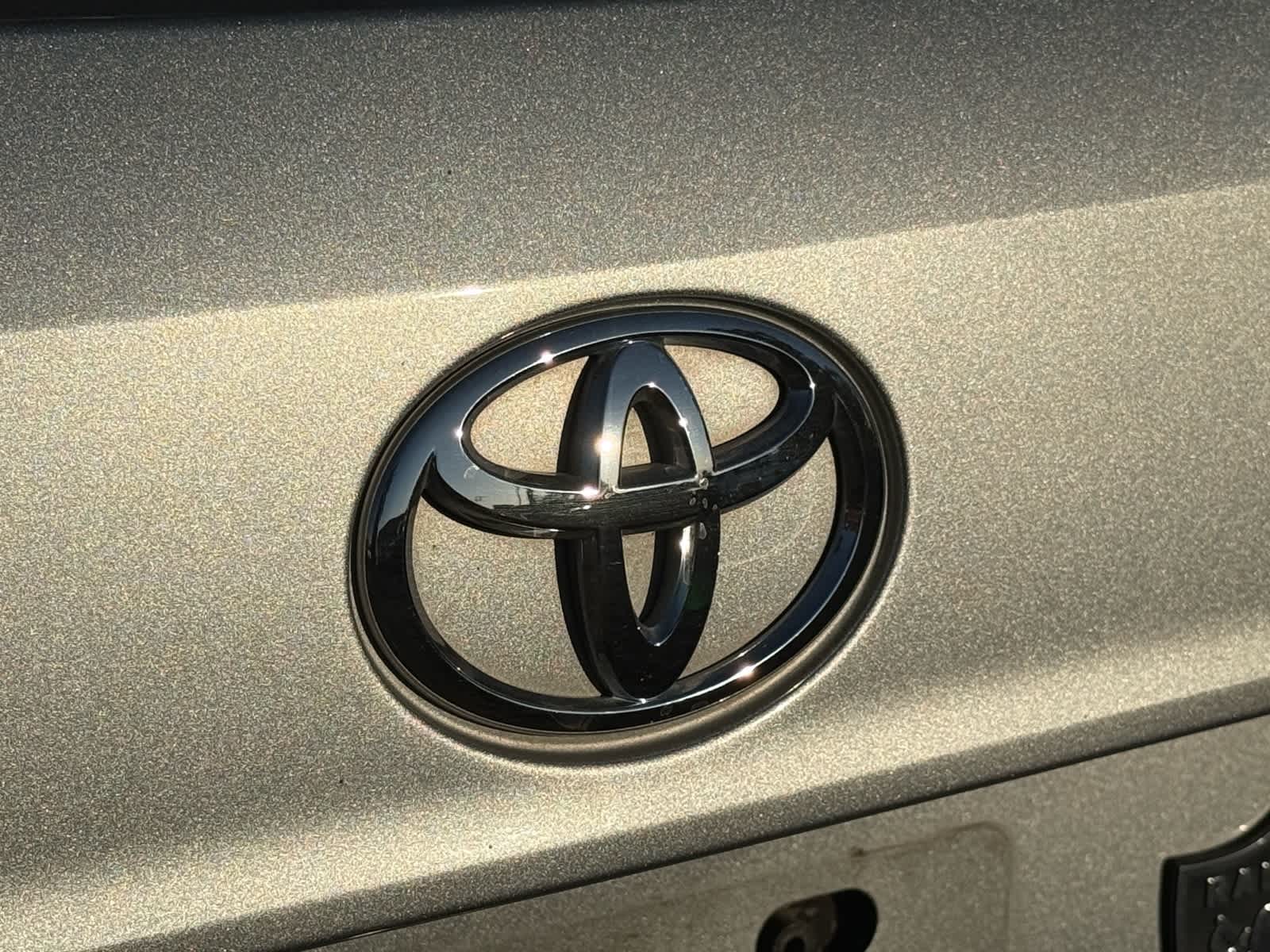 Thumbnail: 2023 Toyota Highlander - 7