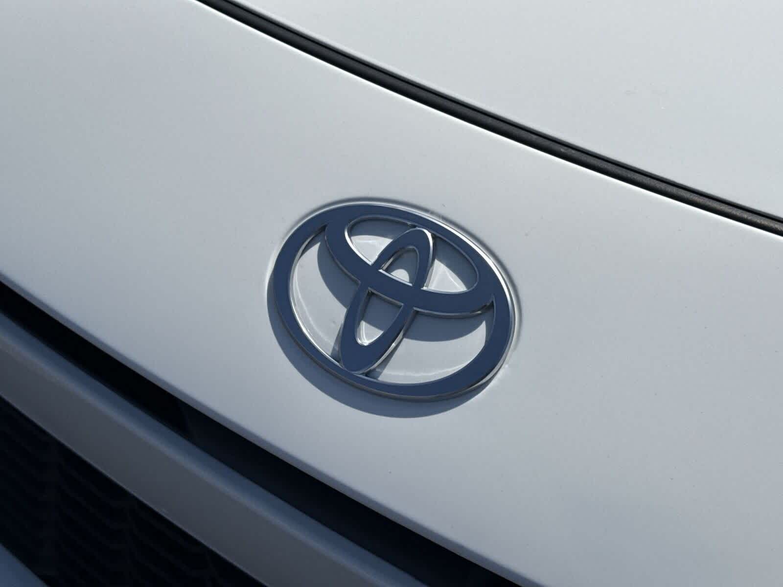 Thumbnail: 2025 Toyota Camry - 31