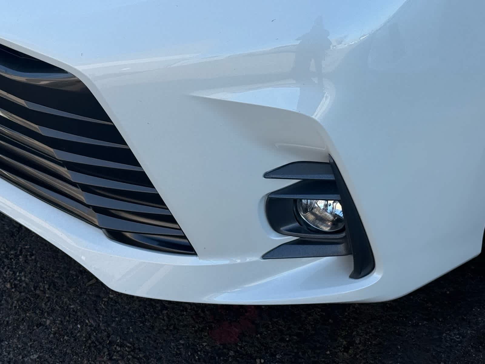 Thumbnail: 2020 Toyota Sienna - 9