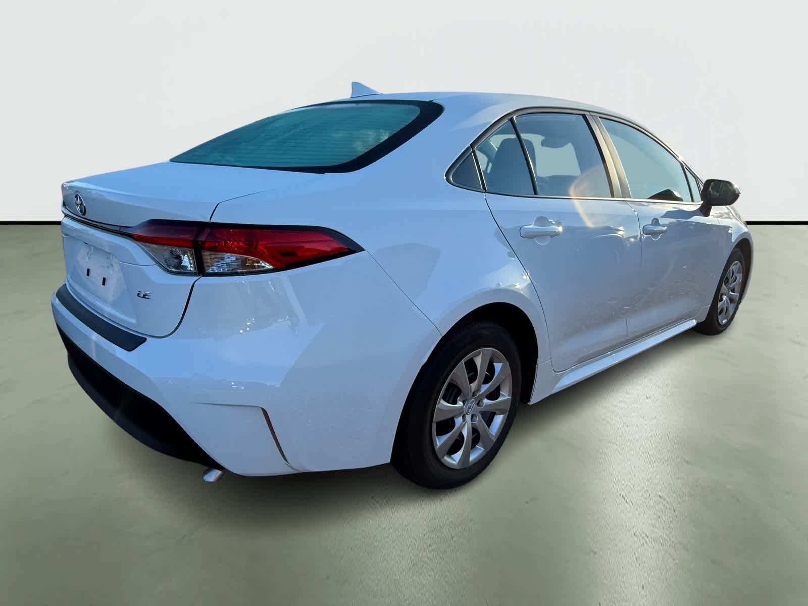 Thumbnail: 2025 Toyota Corolla - 4