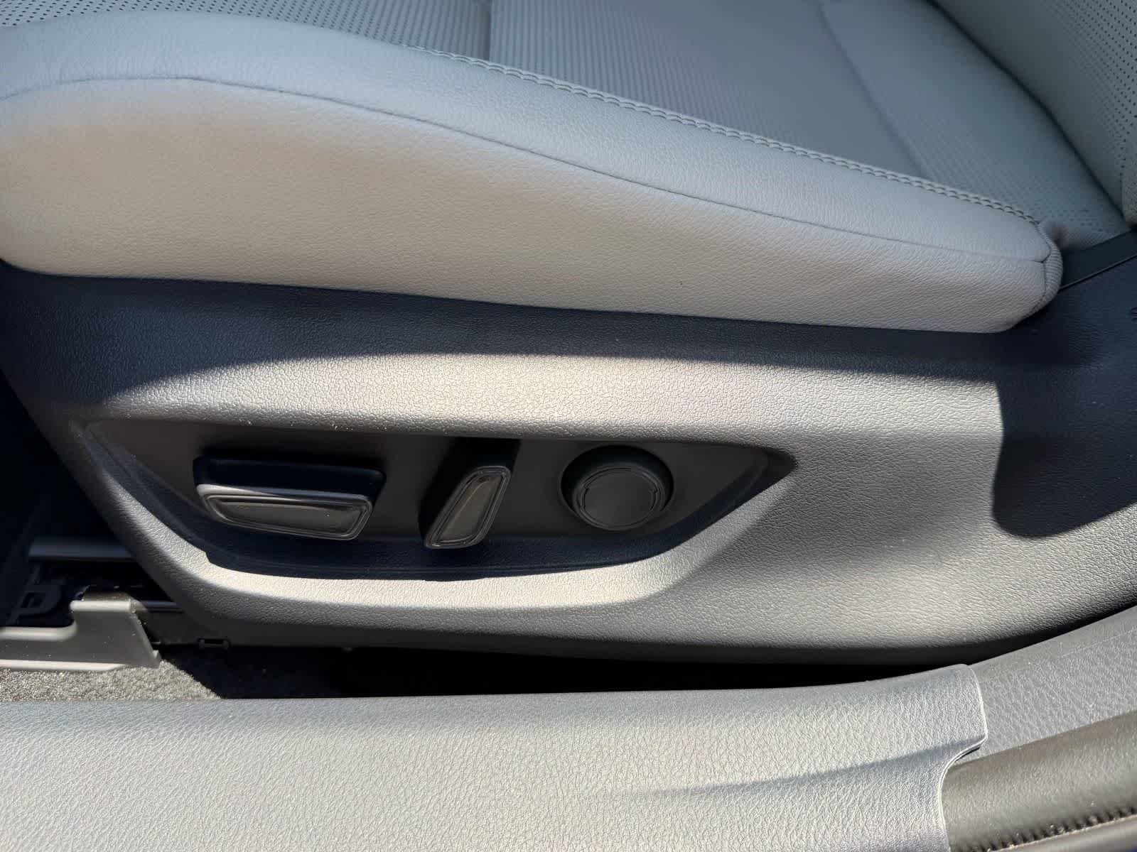 Thumbnail: 2025 Toyota Camry - 9