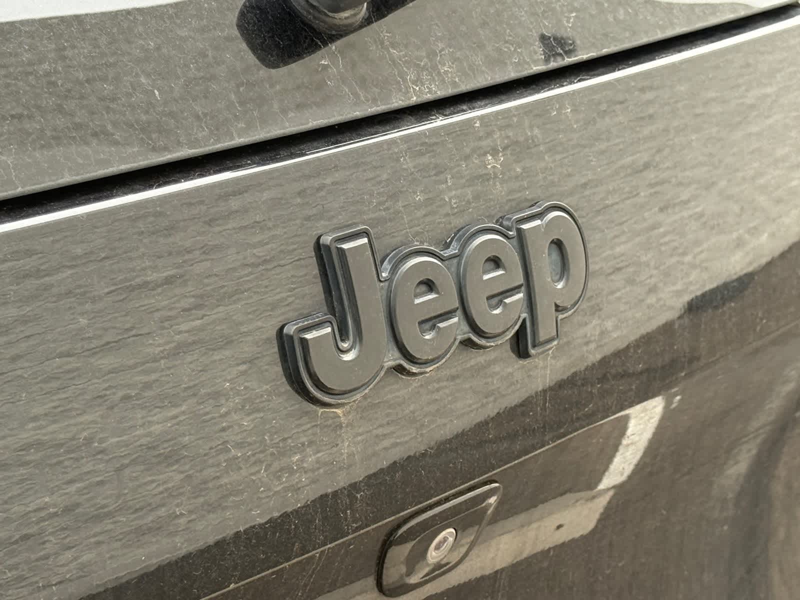 Thumbnail: 2016 Jeep Cherokee - 8