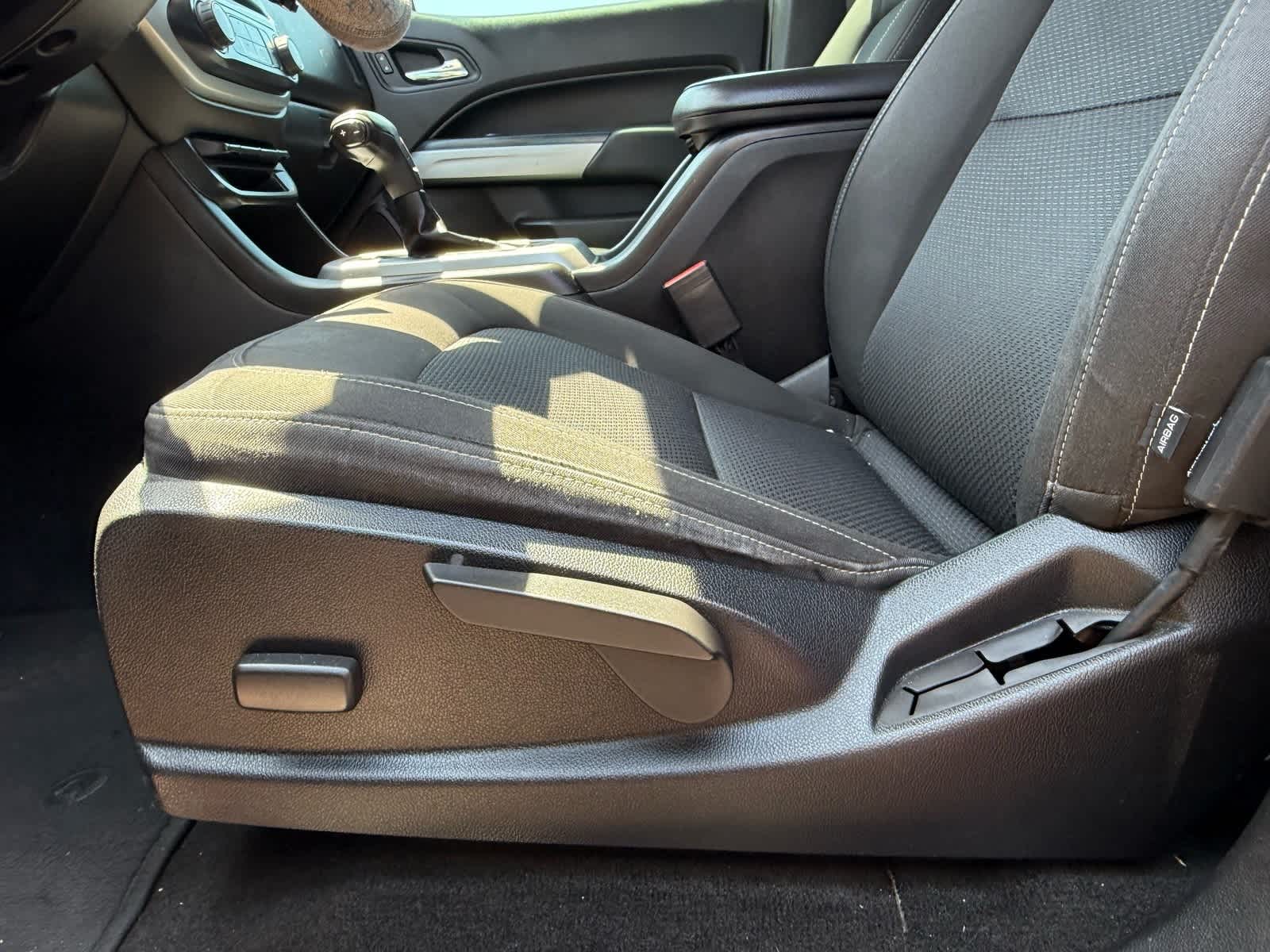 Thumbnail: 2018 Chevrolet Colorado - 20