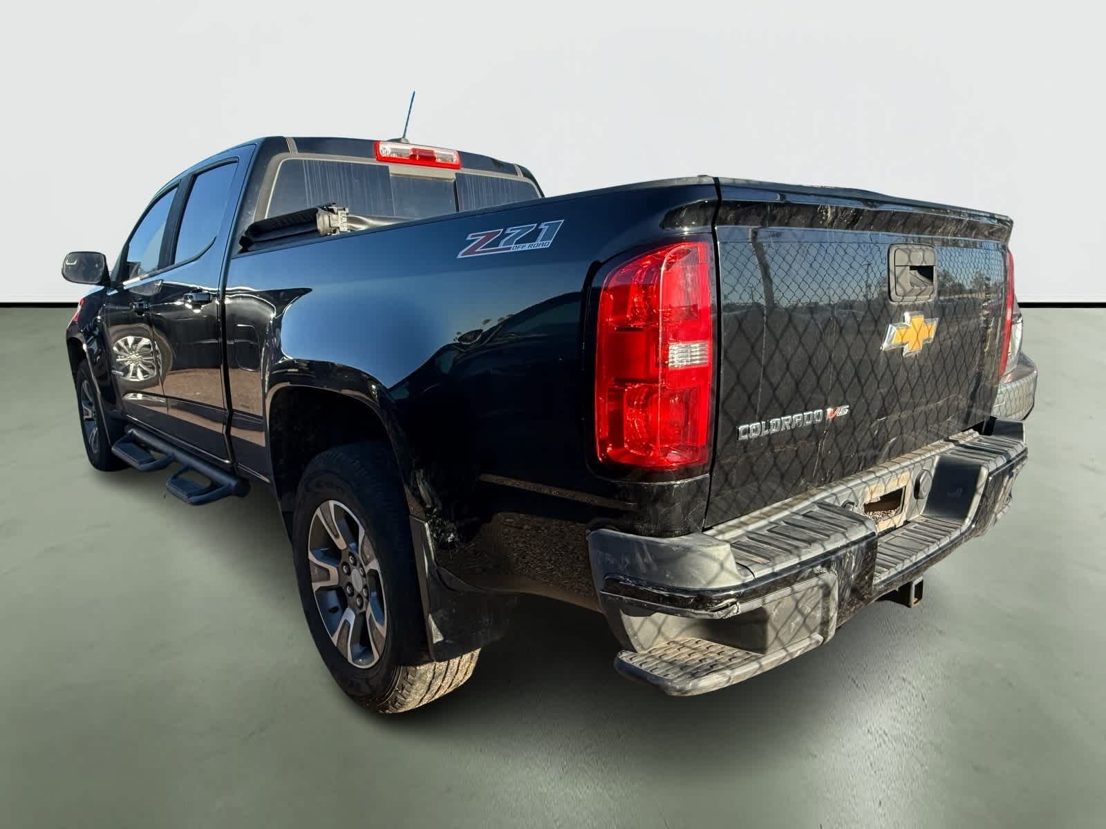 Thumbnail: 2017 Chevrolet Colorado - 3