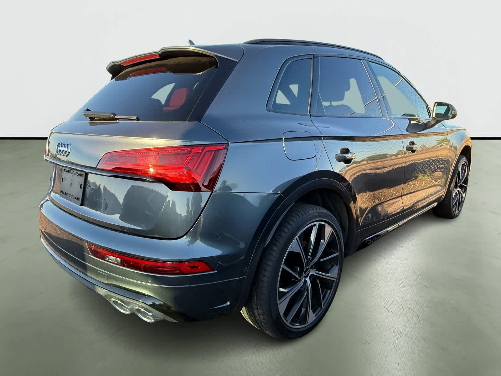 Thumbnail: 2022 Audi SQ5 - 4