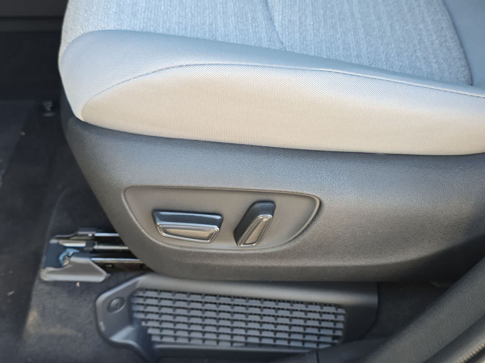 Thumbnail: 2026 Toyota Sienna - 18