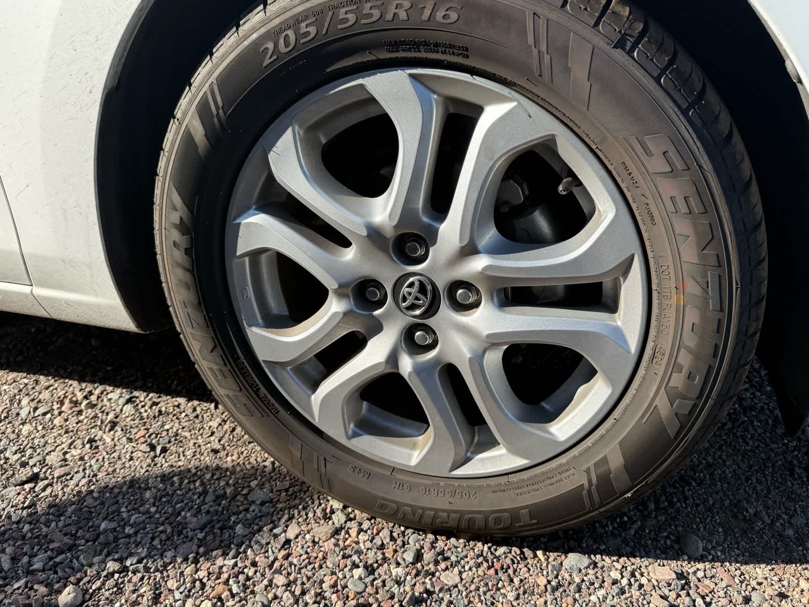 2017 Toyota Yaris iA  6