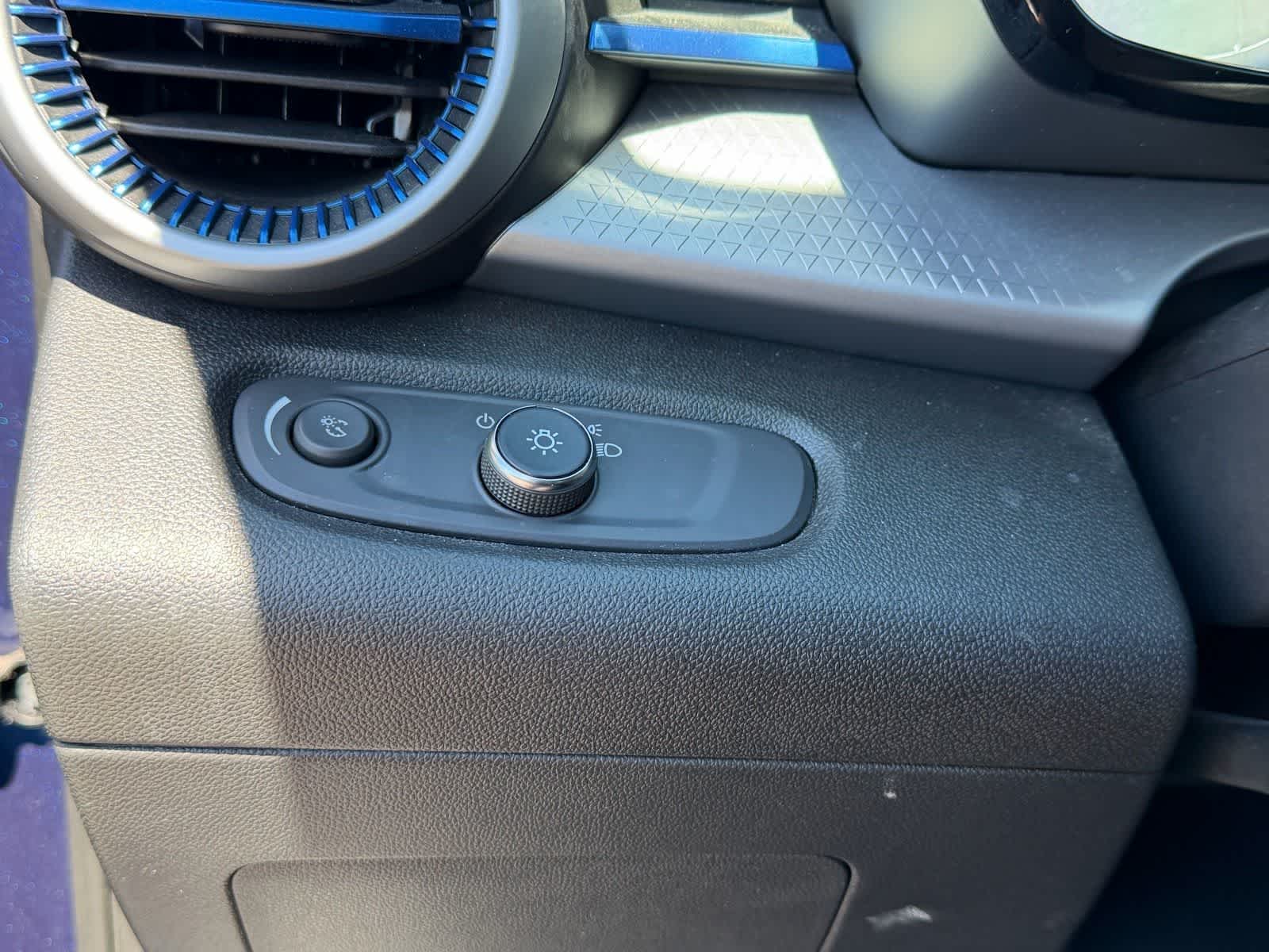 Thumbnail: 2024 Chevrolet Trax - 17