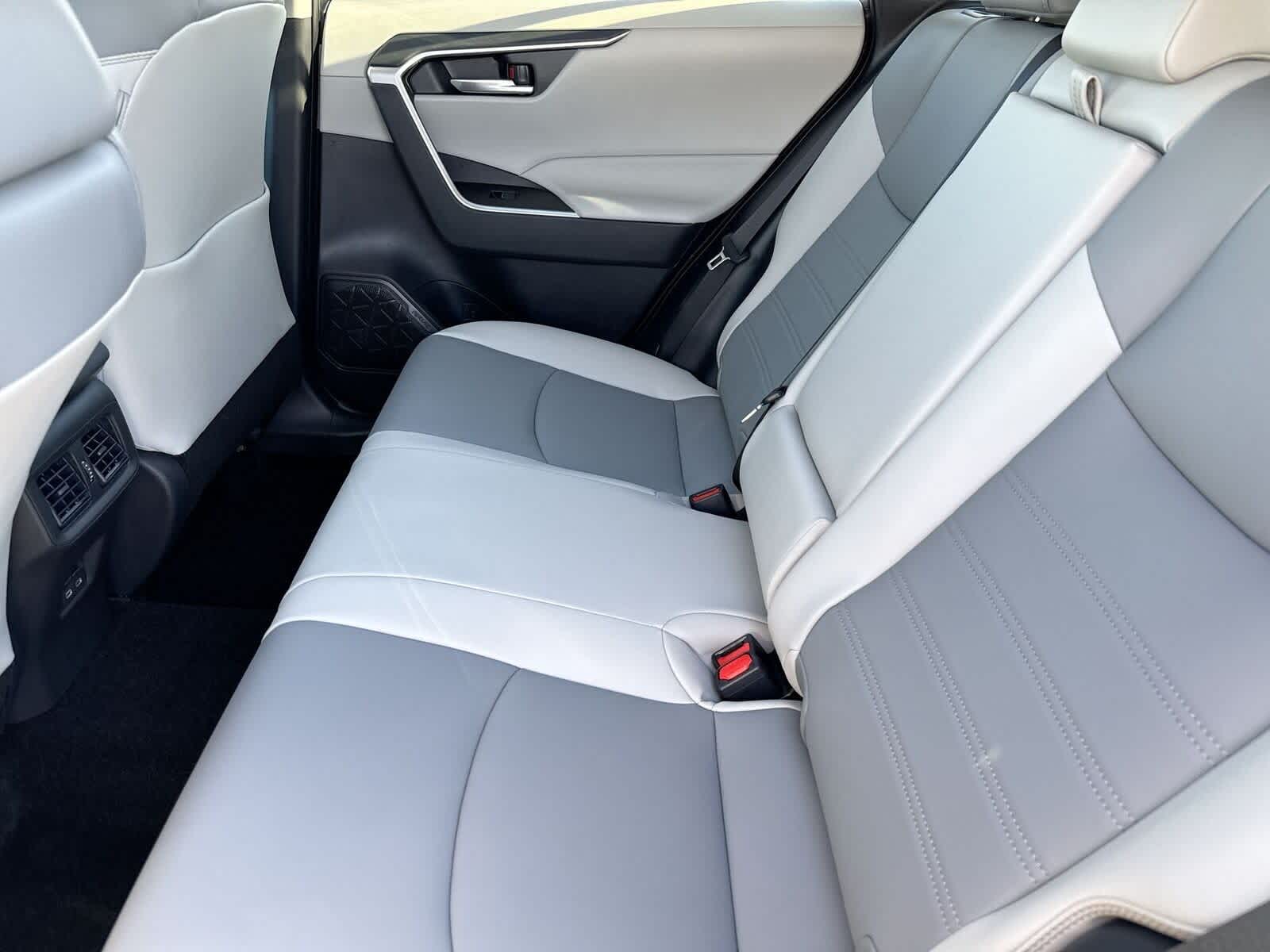 Thumbnail: 2025 Toyota RAV4 - 14