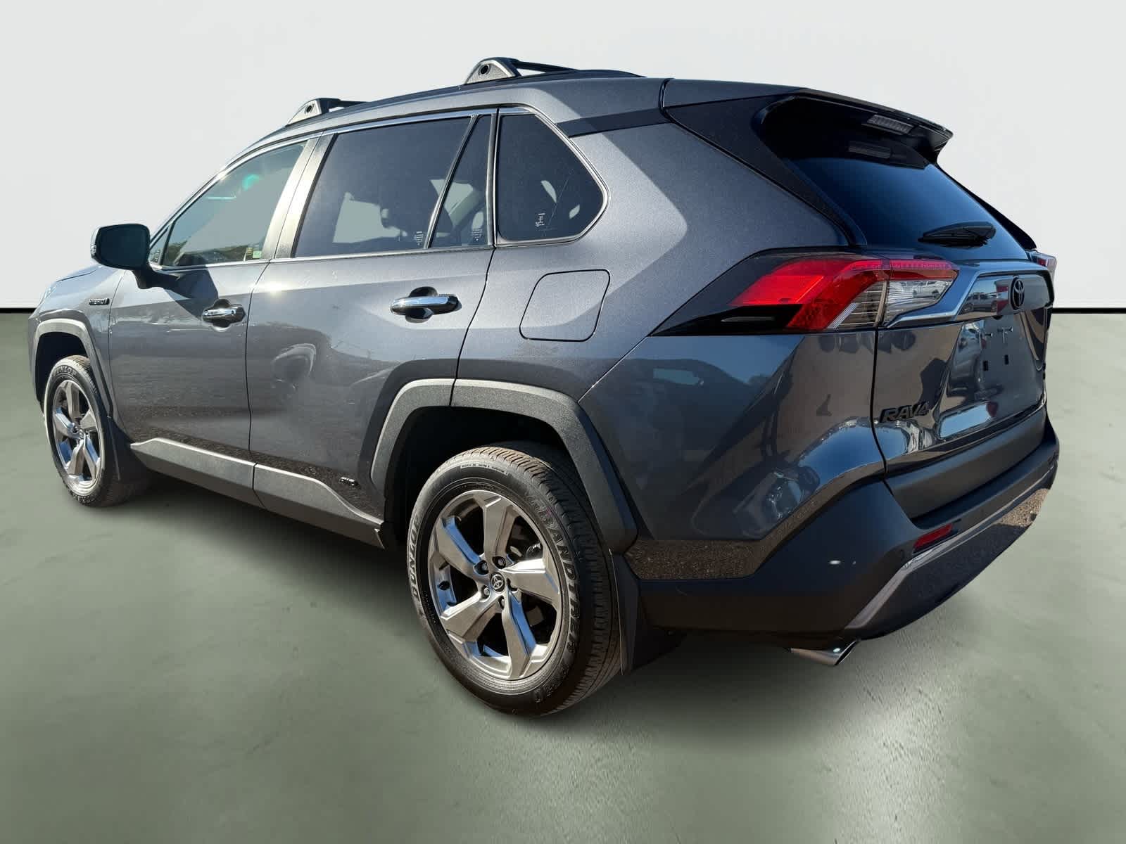 Thumbnail: 2020 Toyota RAV4 - 3