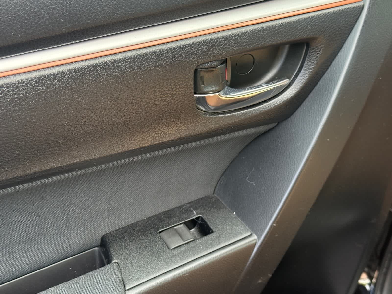 Thumbnail: 2015 Toyota Corolla - 8