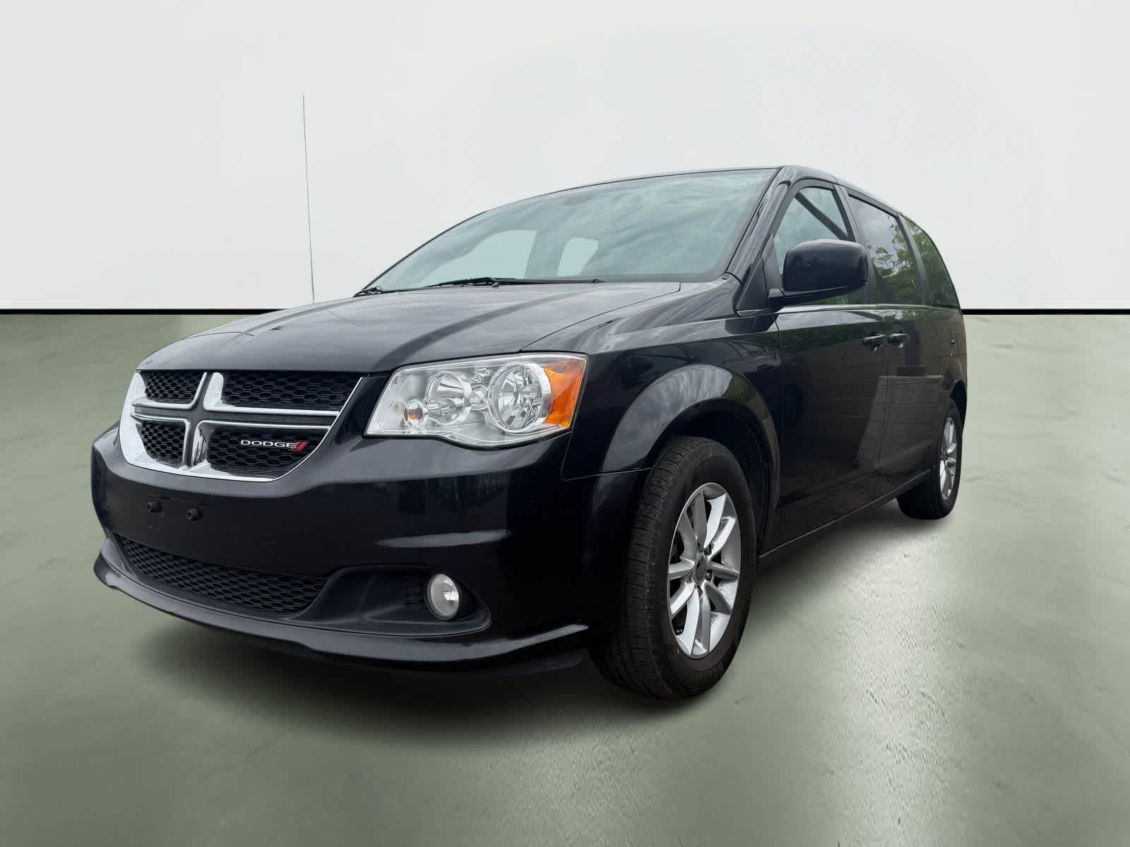 Thumbnail: 2019 Dodge Grand Caravan - 2