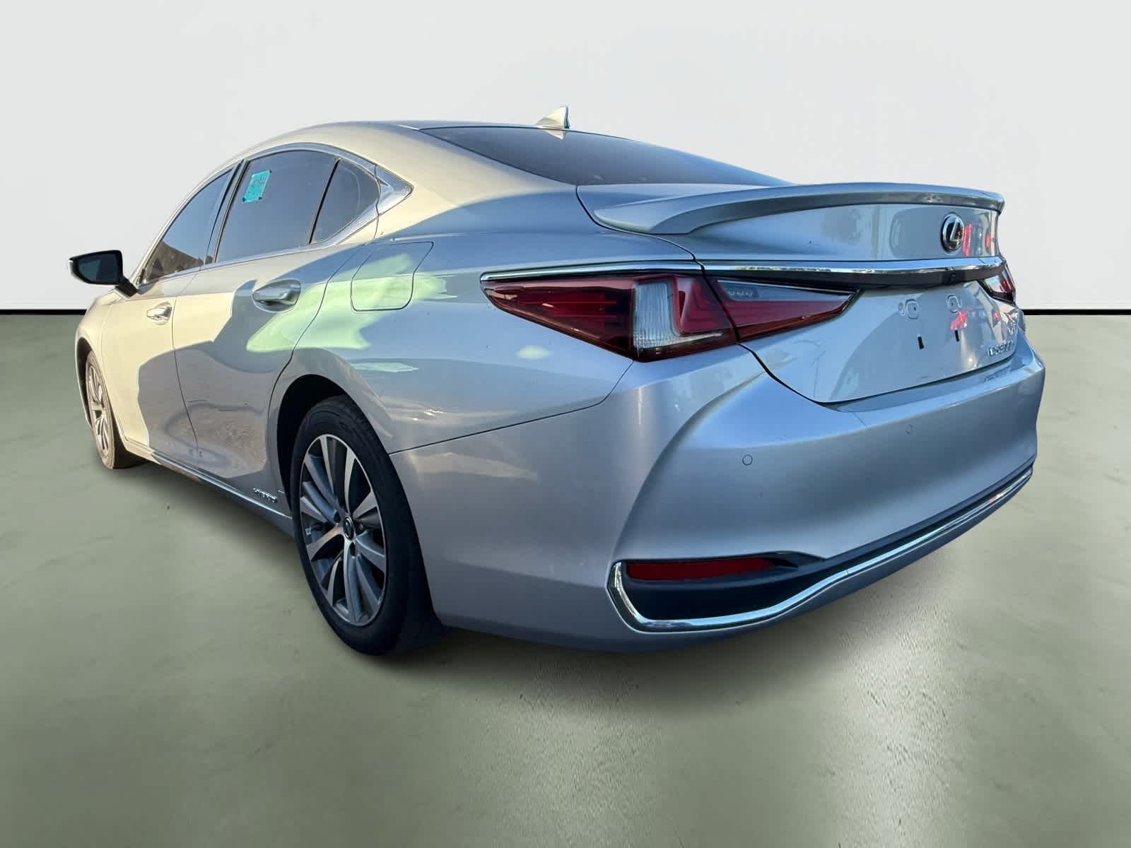 Thumbnail: 2020 Lexus ES - 3