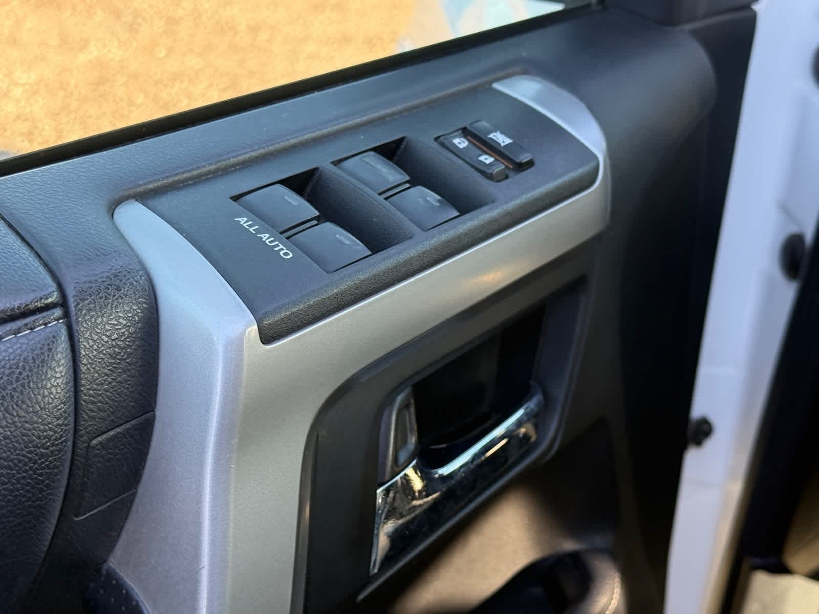 Thumbnail: 2019 Toyota 4Runner - 14