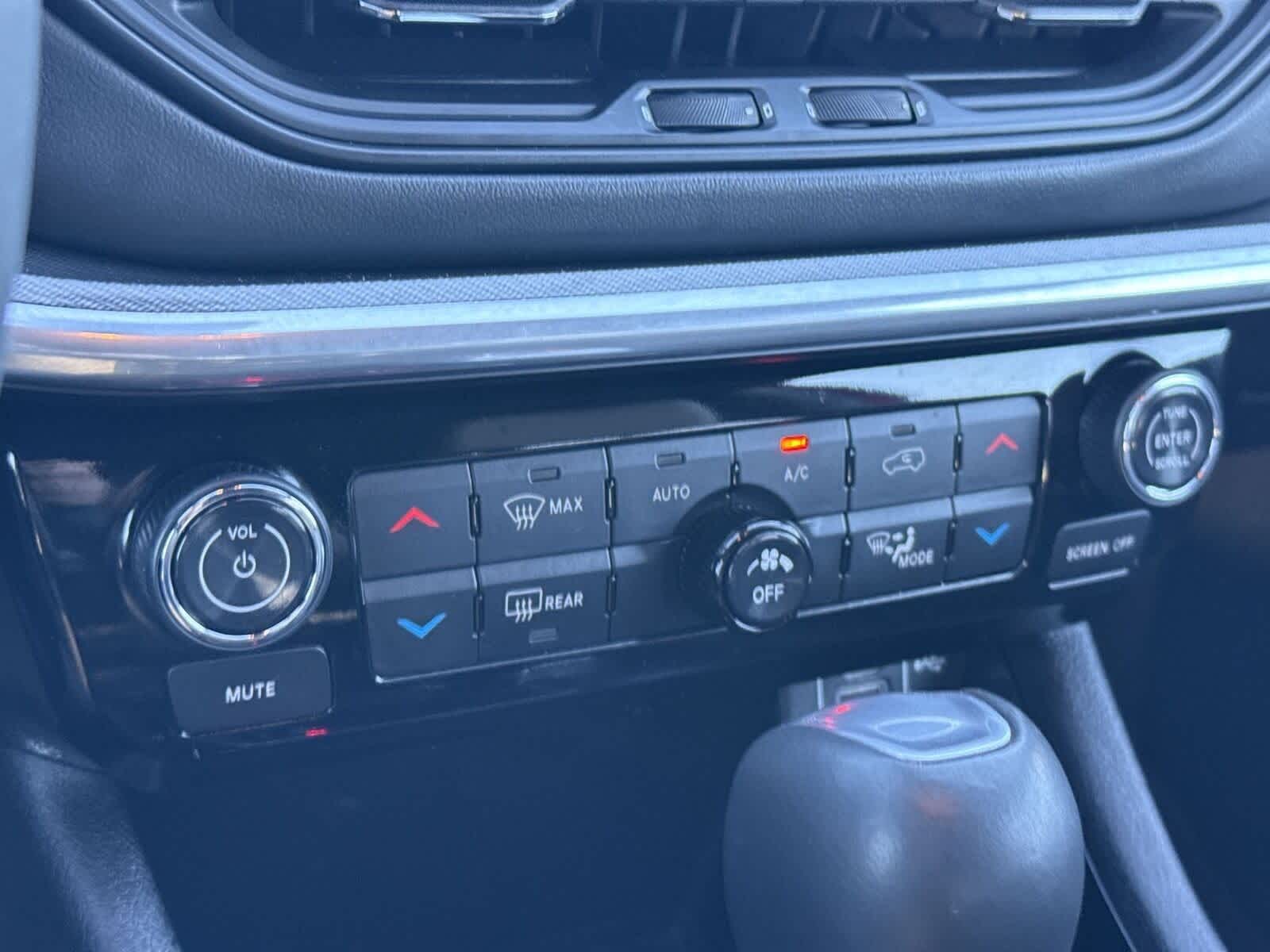 Thumbnail: 2023 Jeep Compass - 23