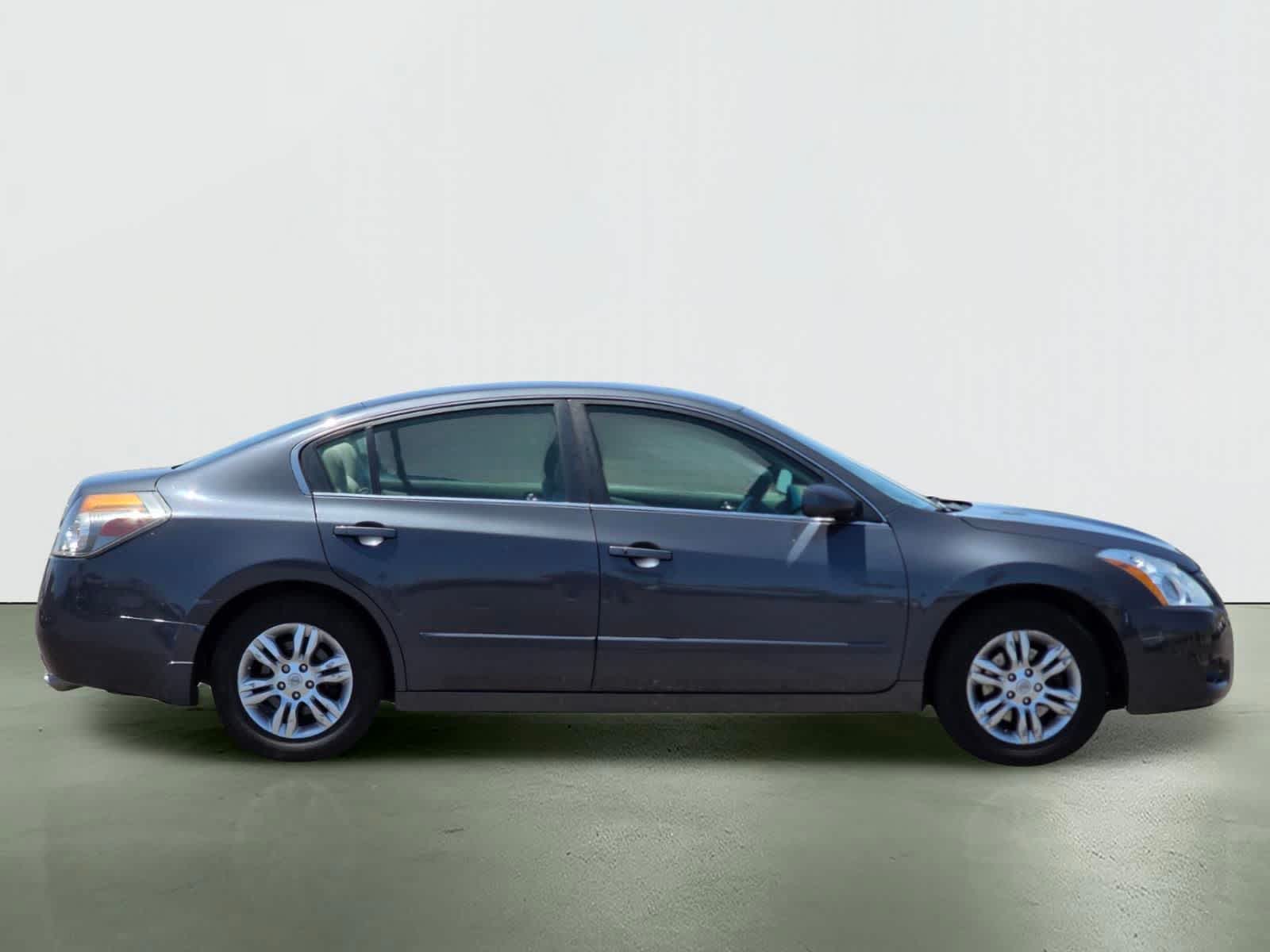 Thumbnail: 2012 Nissan Altima - 7