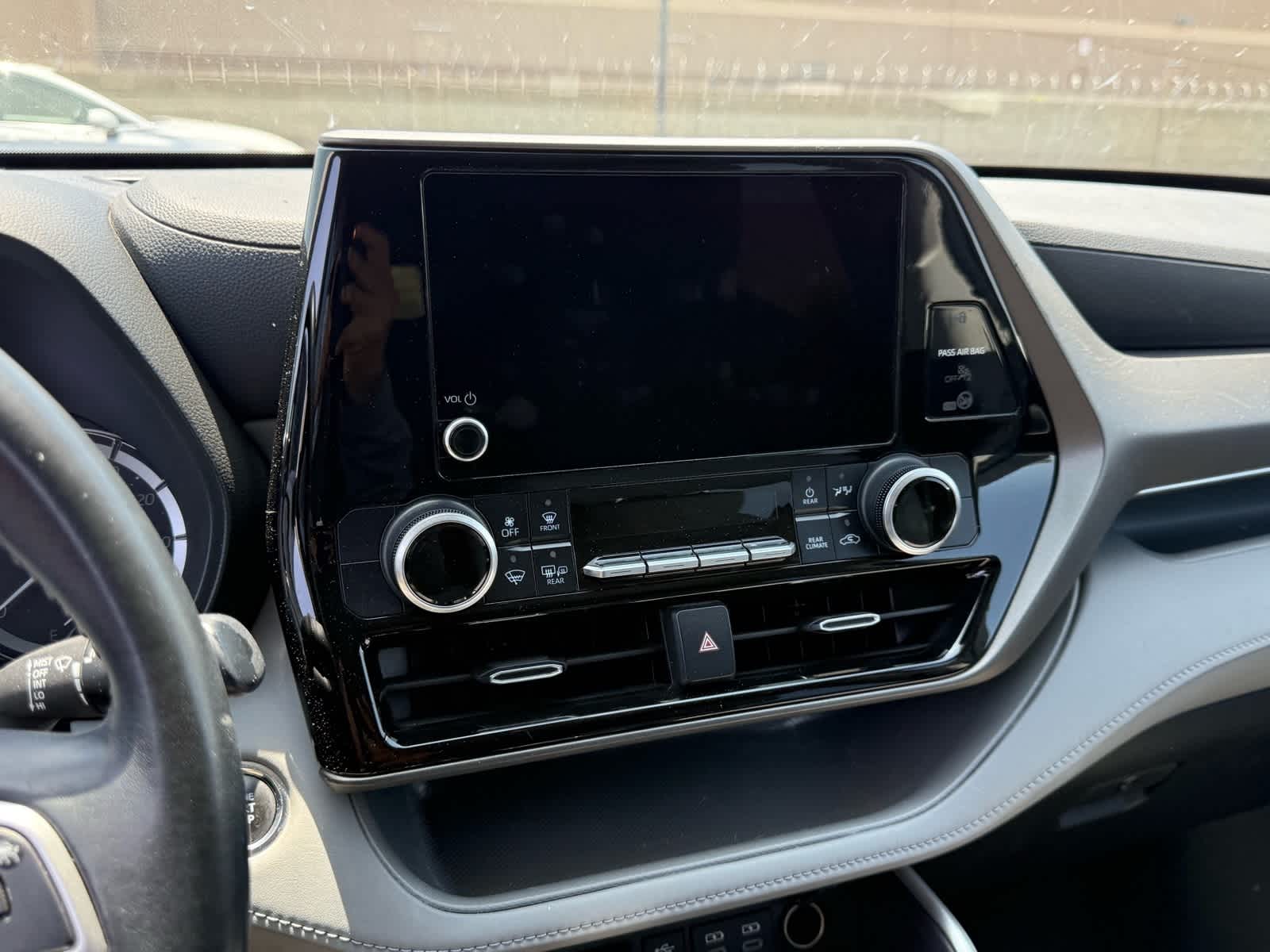 2023 Toyota Highlander LE 17