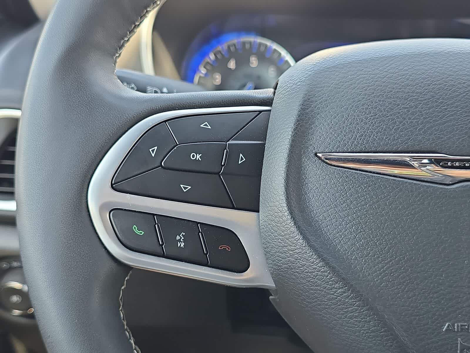 Thumbnail: 2025 Chrysler Pacifica - 28