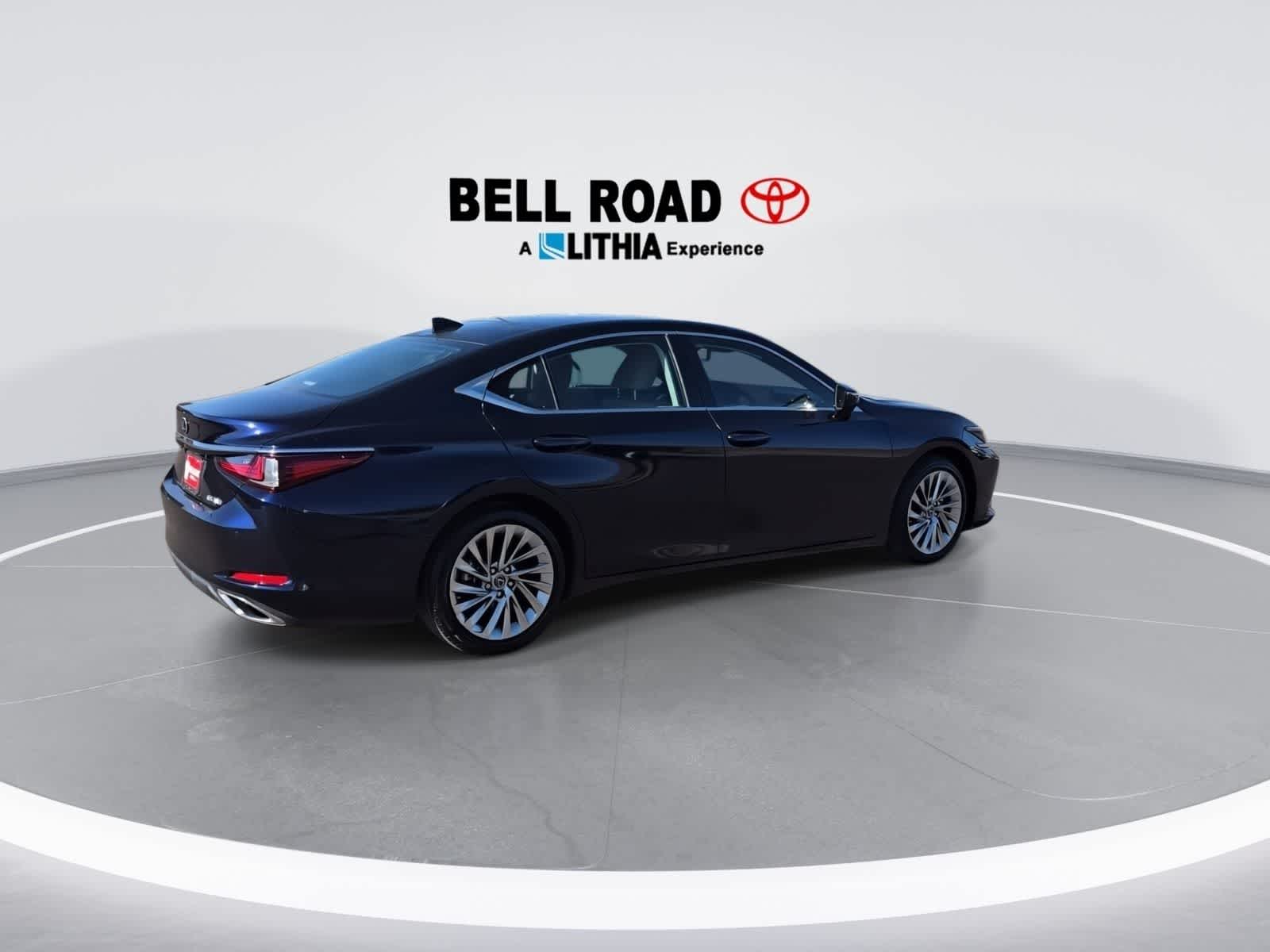Thumbnail: 2019 Lexus ES - 8