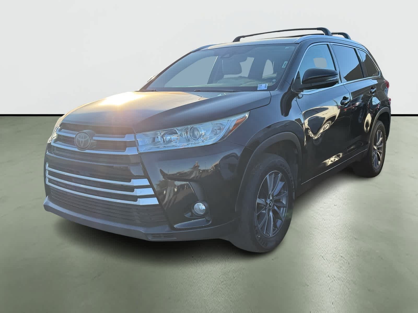 Thumbnail: 2018 Toyota Highlander - 2