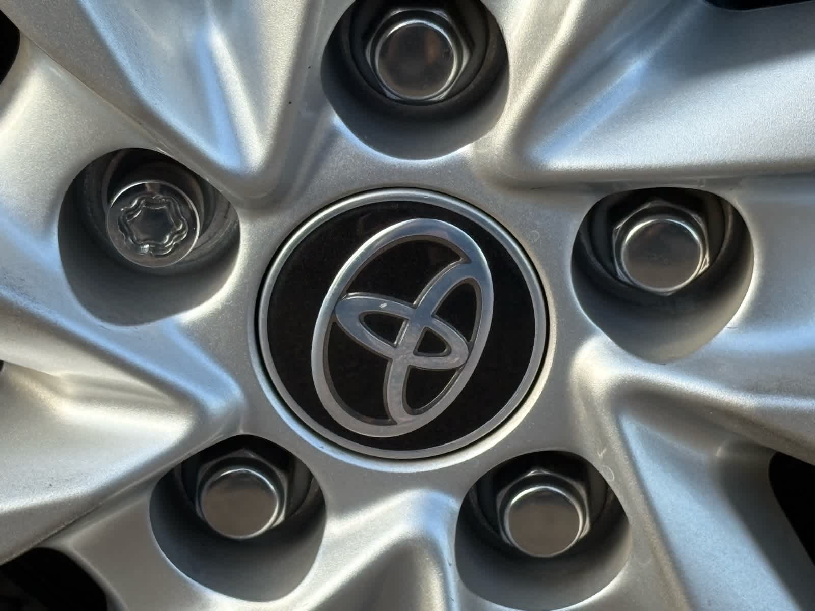 Thumbnail: 2023 Toyota Camry - 13