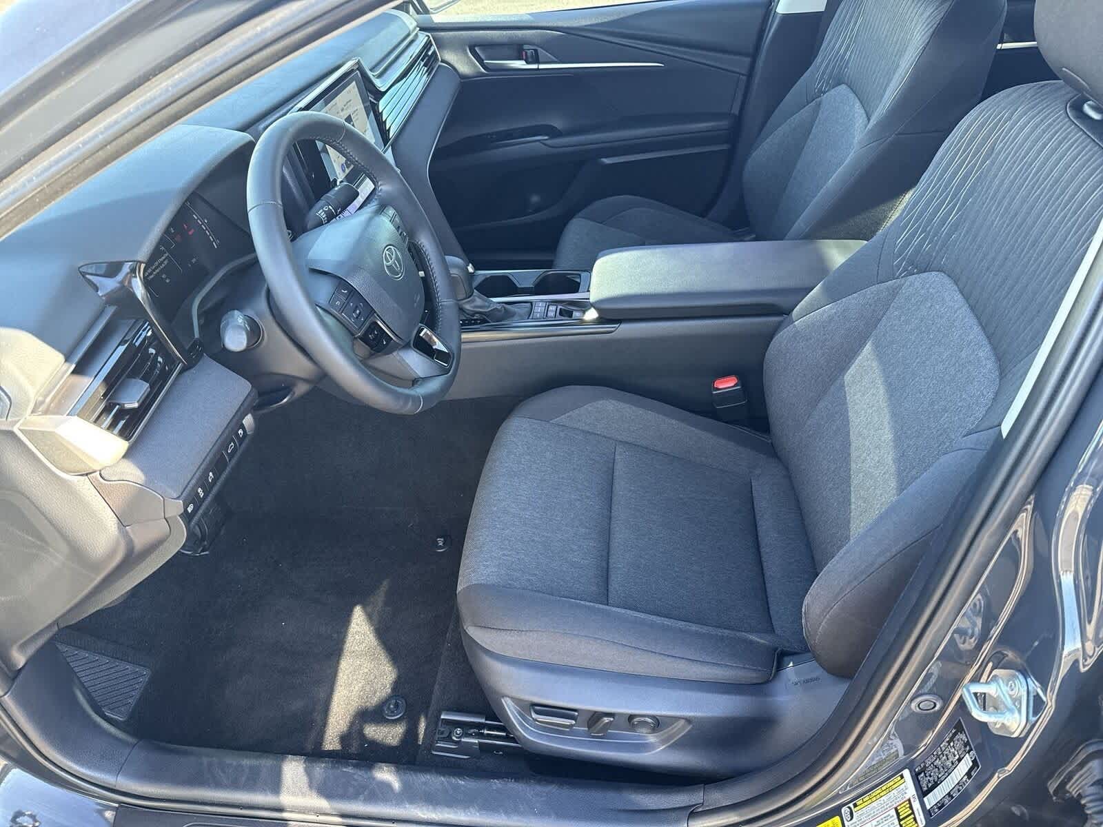 Thumbnail: 2025 Toyota Camry - 17