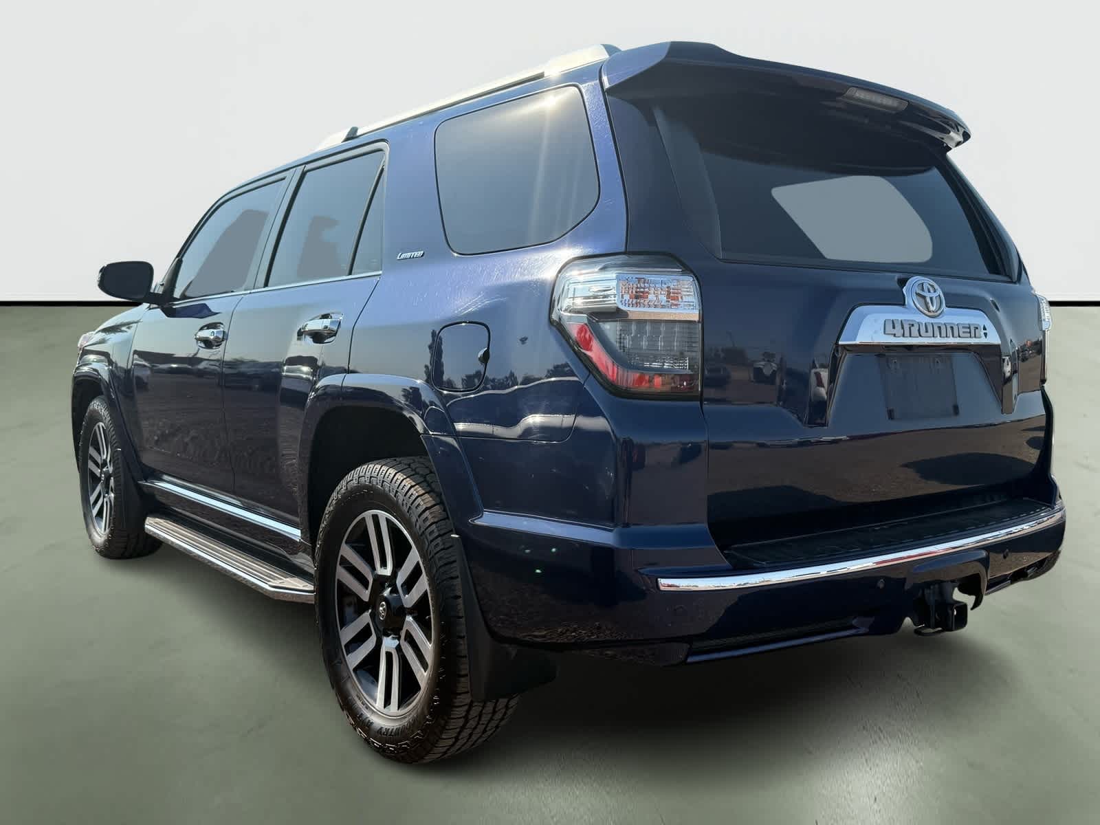 Thumbnail: 2020 Toyota 4Runner - 3