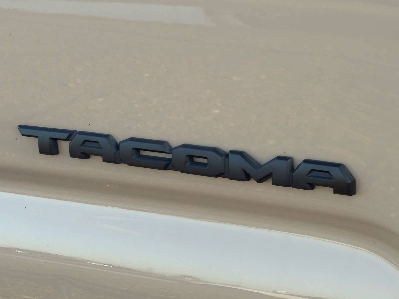 Thumbnail: 2018 Toyota Tacoma - 9