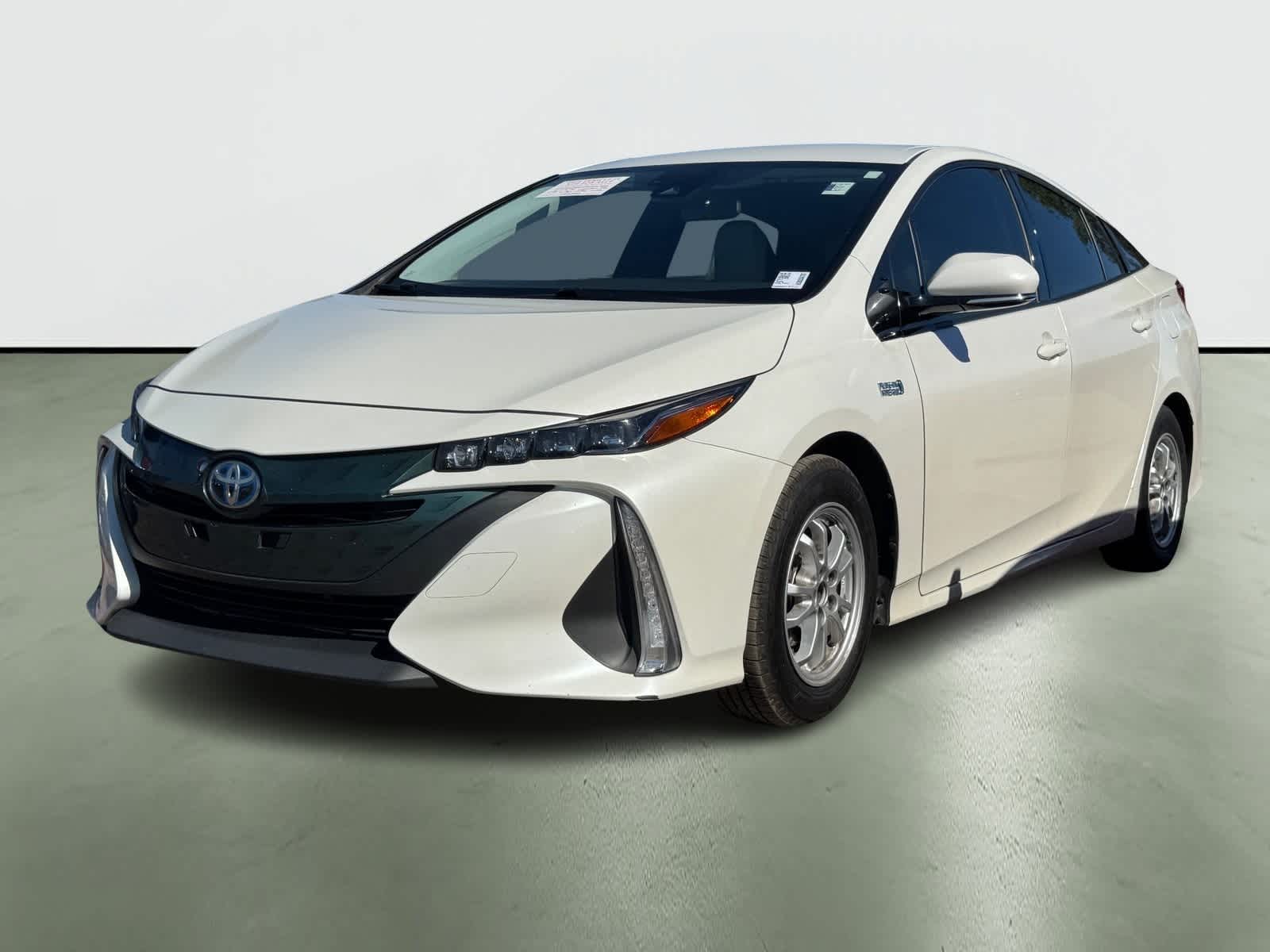 Thumbnail: 2017 Toyota Prius Prime - 2