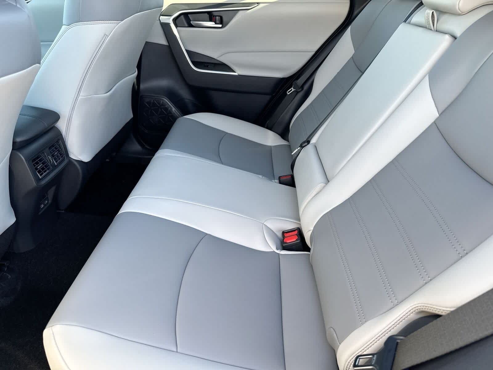 Thumbnail: 2025 Toyota RAV4 - 14