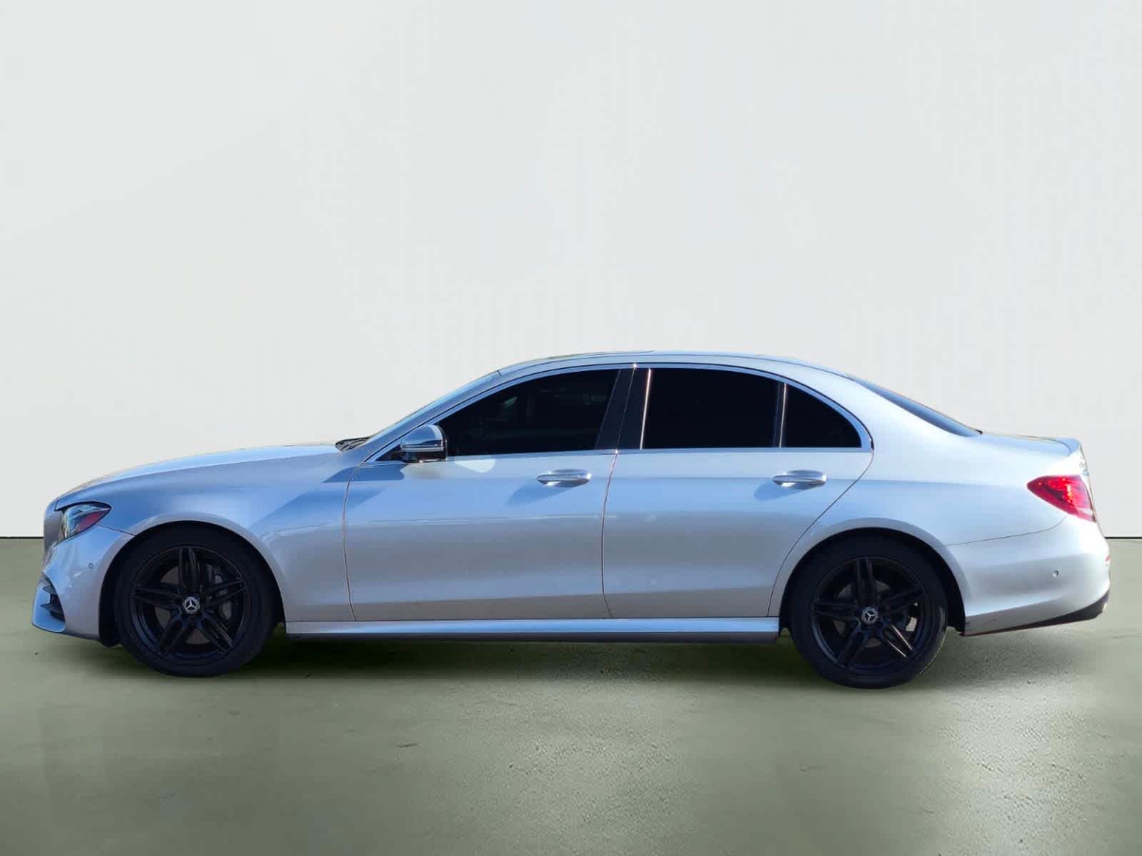Thumbnail: 2019 Mercedes-Benz E-Class - 3