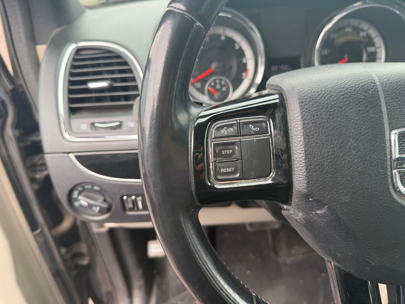 Thumbnail: 2019 Dodge Grand Caravan - 14