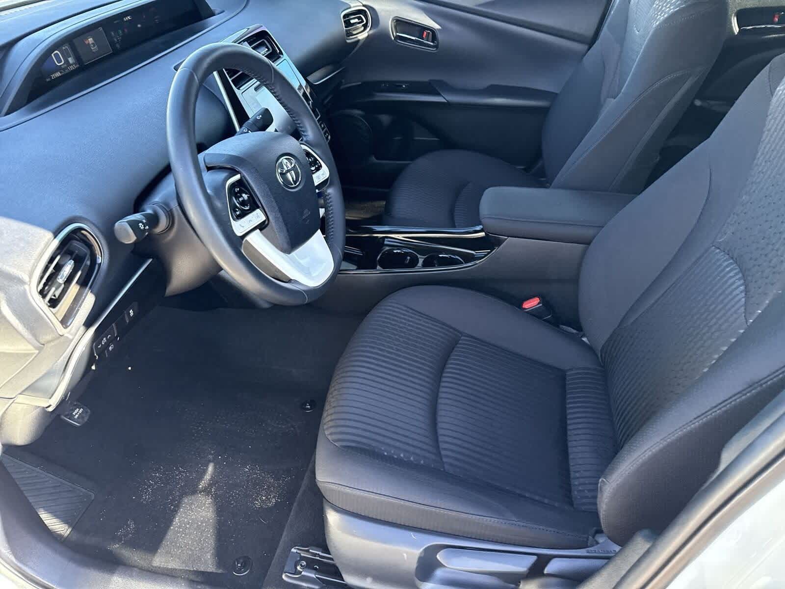 Thumbnail: 2017 Toyota Prius Prime - 16