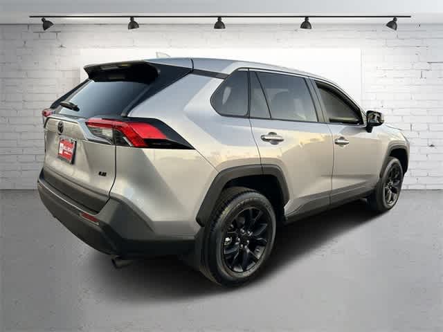 2024 Toyota RAV4 LE 6