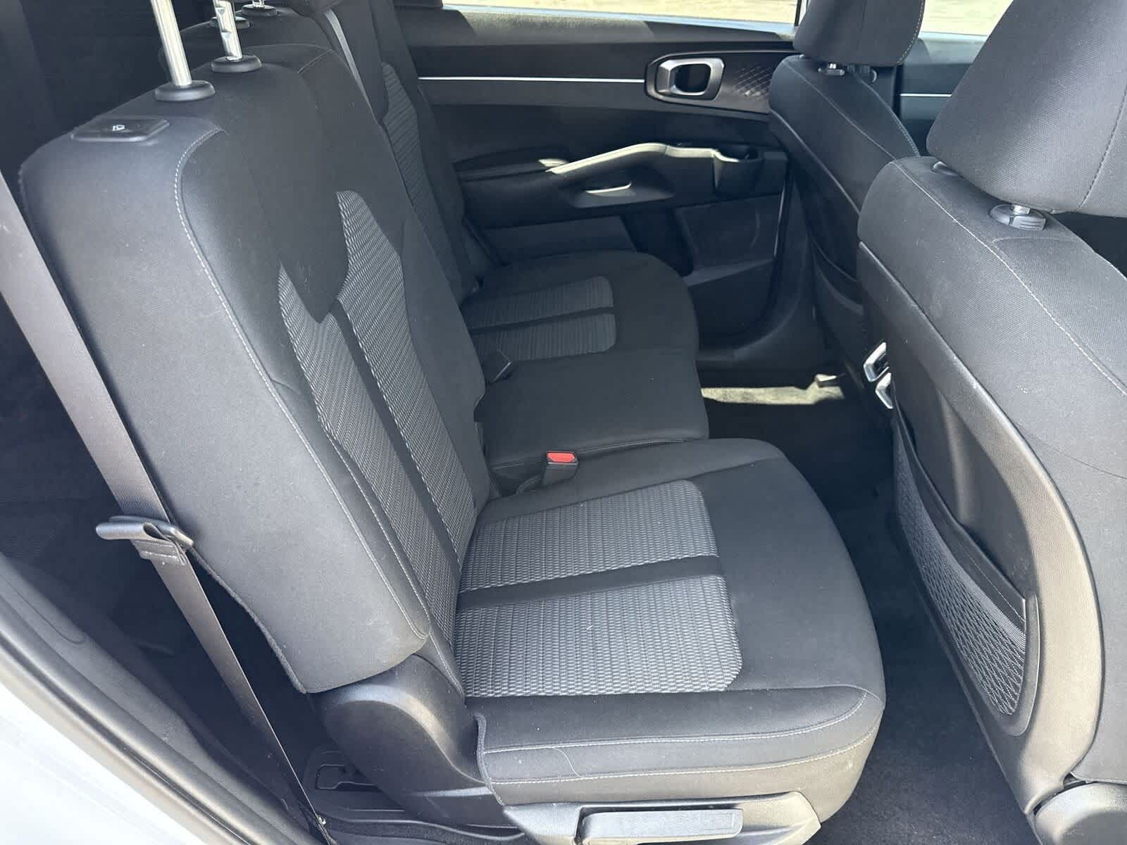 2022 Kia Sorento LX 13