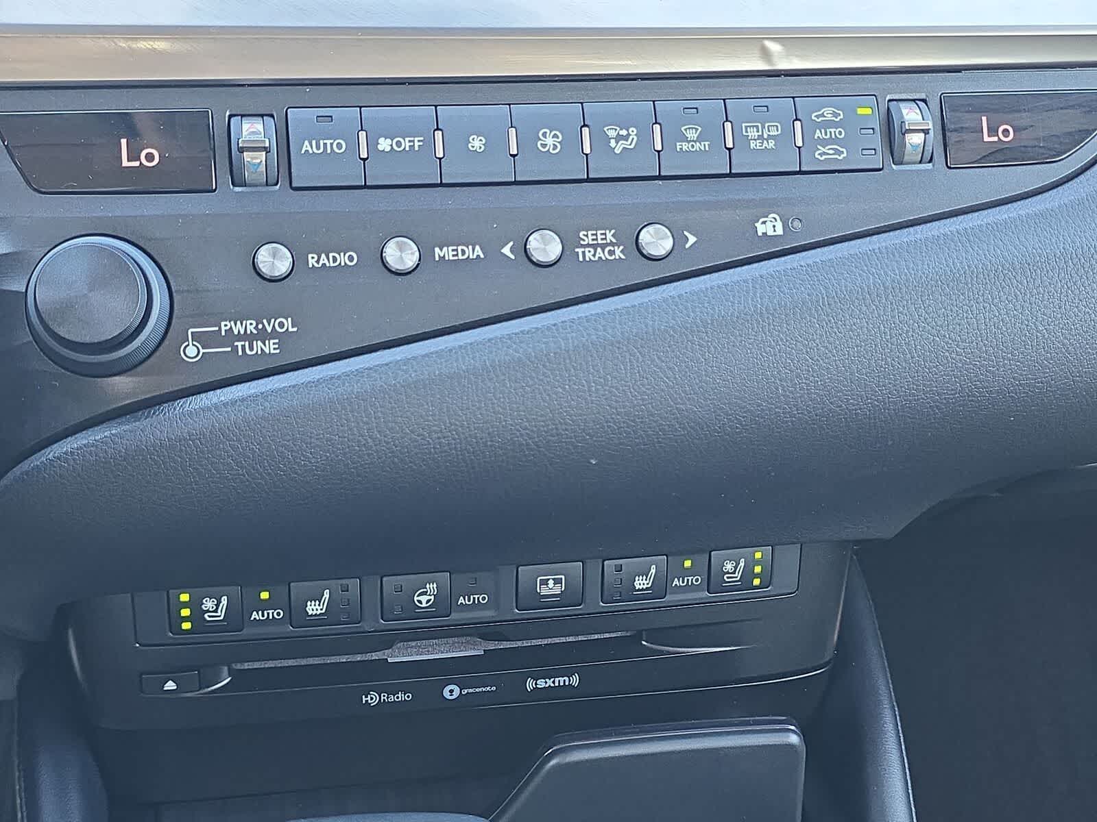 Thumbnail: 2019 Lexus ES - 23