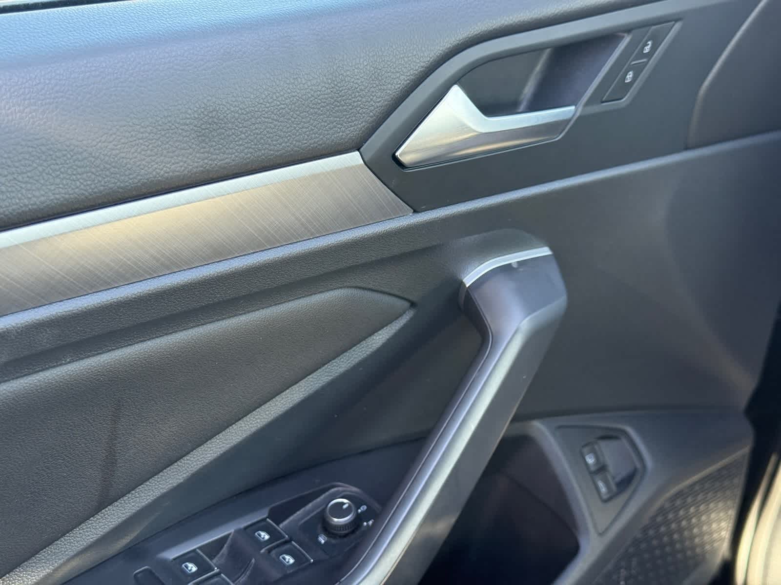 Thumbnail: 2024 Volkswagen Jetta - 16