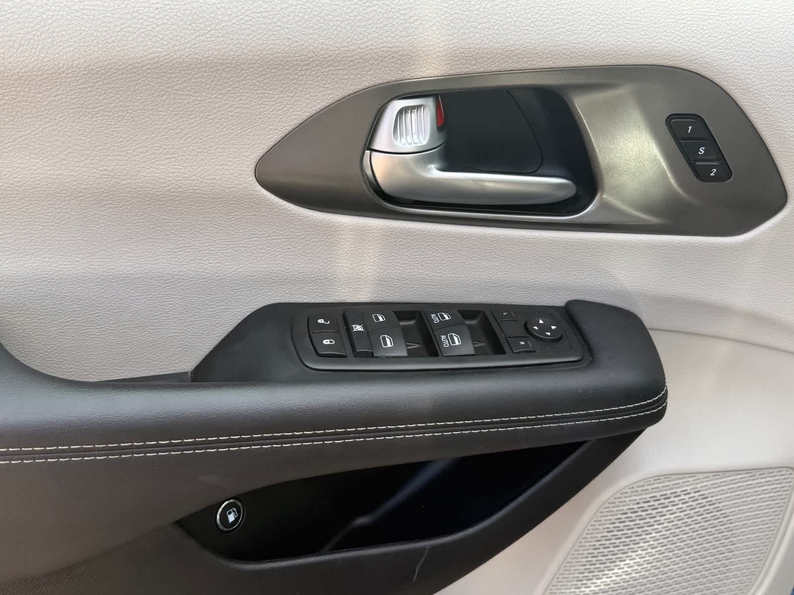 Thumbnail: 2024 Chrysler Pacifica - 15